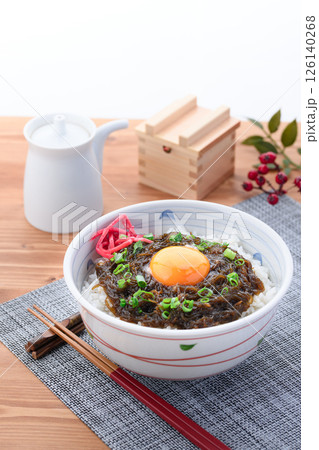 とってもヘルシー♪ もずく丼 126140268