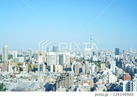 高い建高い建物から見える展望。昼間の東京の街並み。物から見える夕方の東京の街並み。 126140988
