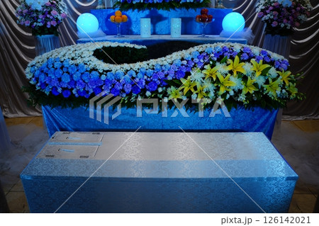 お洒落な花祭壇 お洒落な花祭壇 126142021