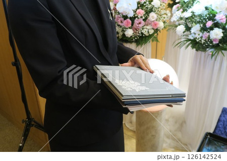 セレモニーレディー 126142524