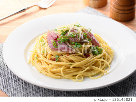 鰹のペペロンチーノパスタ 鰹のペペロンチーノパスタ 126145821