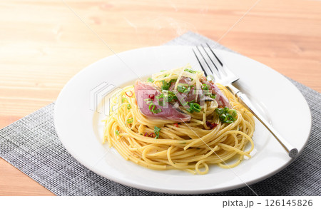 鰹のペペロンチーノパスタ 鰹のペペロンチーノパスタ 126145826