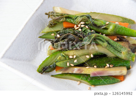 山うどの油炒め 126145992