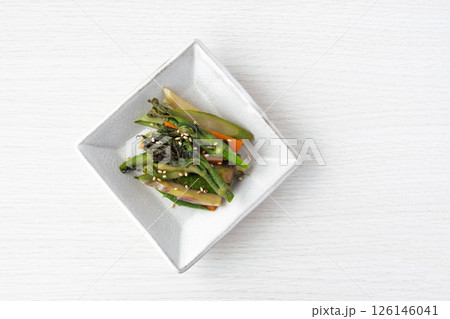 山うどの油炒め 126146041