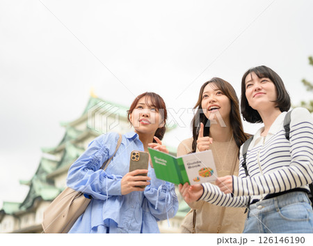 旅行をする女性のポートレート 126146190