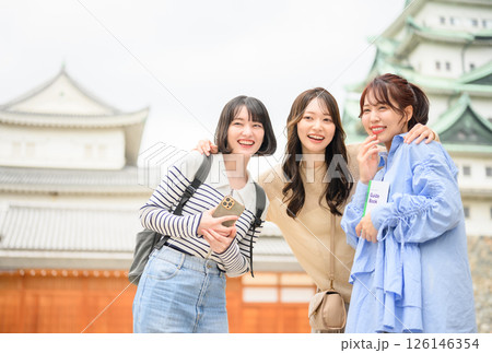 旅行をする女性のポートレート 126146354