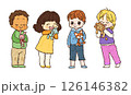 子供たちとお気に入りのぬいぐるみ2  手描き 126146382