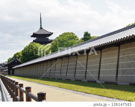 東寺の五重塔のある京都の情景 126147585