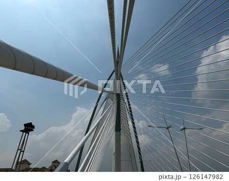 プトラジャヤのピンクモスクの近くにある橋の風景 プトラジャヤのピンクモスクの近くにある橋の風景 126147982