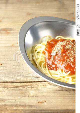 粉チーズのかかったミートソースパスタ 粉チーズのかかったミートソースパスタ 126148054