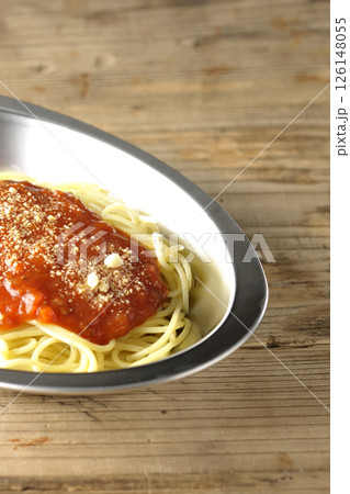 粉チーズのかかったミートソースパスタ 粉チーズのかかったミートソースパスタ 126148055