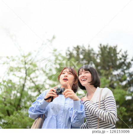 旅行をする女性のポートレート 旅行をする女性のポートレート 126153006