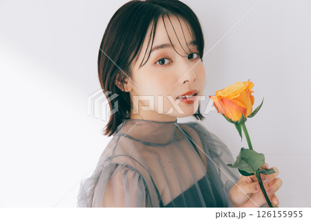 若い女性のヘアスタイル、メイクアップイメージ 若い女性のヘアスタイル、メイクアップイメージ 126155955