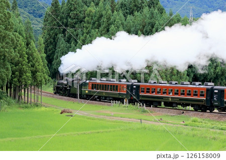 磐越西線「山間部の田園風景を走るSLばんえつ物語」 126158009