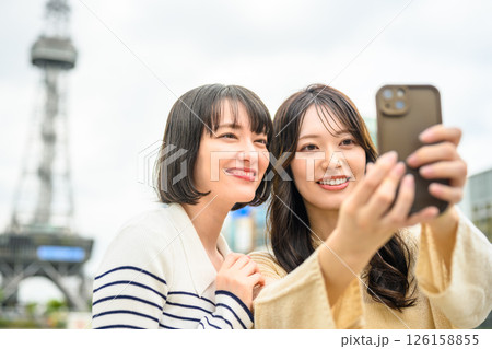 旅行をする女性のポートレート 126158855