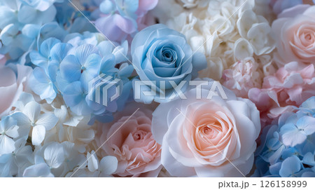 たくさんのバラの花束 126158999