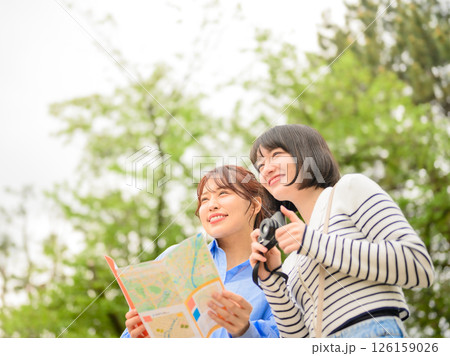 旅行をする女性のポートレート 旅行をする女性のポートレート 126159026