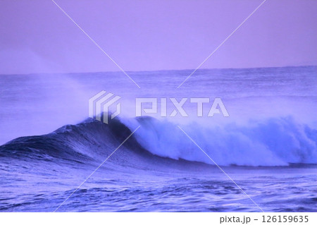 桂浜に打ち寄せる波 桂浜に打ち寄せる波 126159635