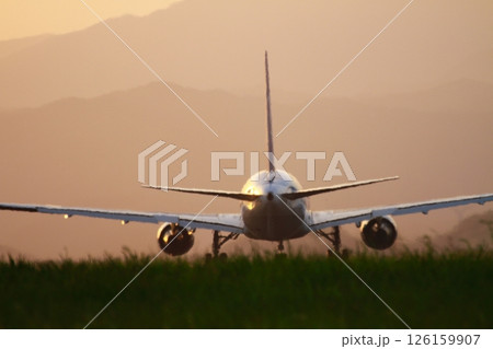 飛行機の着陸 飛行機の着陸 126159907