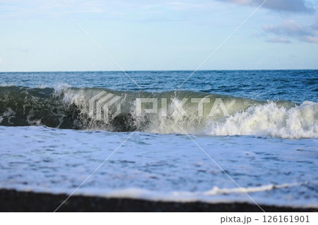 桂浜に打ち寄せる波 桂浜に打ち寄せる波 126161901