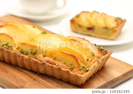 ティータイムのりんごのタルト 126162395