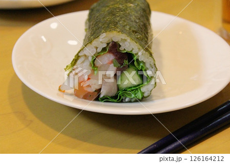 とても美味しい手作り海苔巻き とても美味しい手作り海苔巻き 126164212