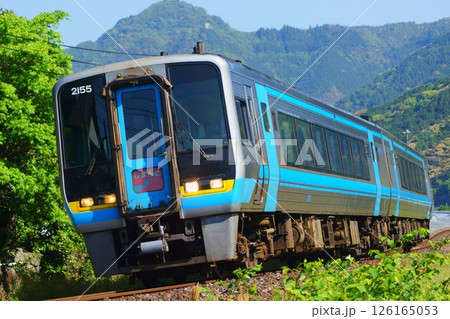 香川県・高知県を走る特急しまんと 香川県・高知県を走る特急しまんと 126165053