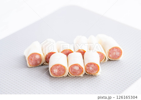 カットしたソーセージ カットしたソーセージ 126165304