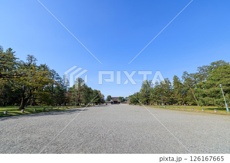 春の京都御所 建礼門 (京都府京都市上京区) 春の京都御所 建礼門 (京都府京都市上京区) 126167665