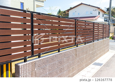 住宅＿エクステリア　境界フェンス 126167778