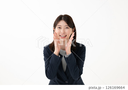 応援する女性 126169664