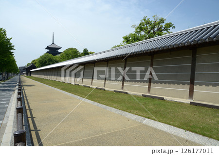 東寺　東の外壁　京都市南区九条町 126177011