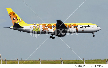 AIR DO B767 ピカチュウ羽田22進入 AIR DO B767 ピカチュウ羽田22進入 126179578