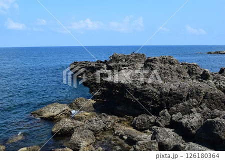 庄内海岸の岩場風景 庄内海岸の岩場風景 126180364