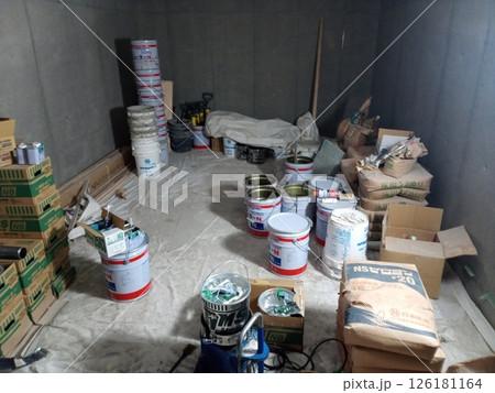 建設現場の材料置き場 建設現場の材料置き場 126181164