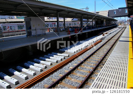 旧1番線ホームが高架化に向け姿を変える… 仮設下り線『春日部駅』新3・4番線 126181550