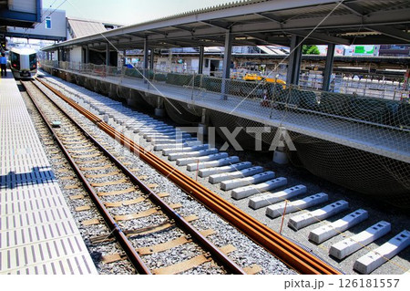 旧1番線ホームが高架化に向け姿を変える… 仮設下り線『春日部駅』新3・4番線 126181557