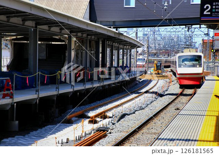旧1番線ホームが高架化に向け姿を変える… 仮設下り線『春日部駅』新3・4番線 126181565
