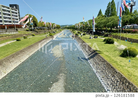 秦野市カルチャーパークの水無川風景 秦野市カルチャーパークの水無川風景 126181588