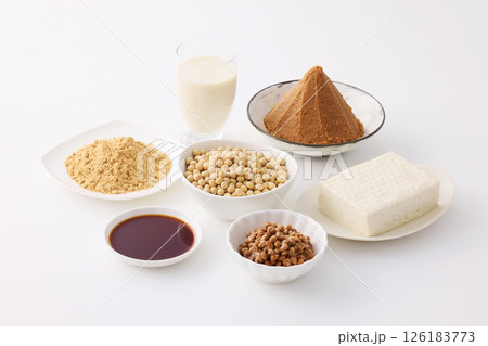 味噌や醤油などの大豆の発酵食品 126183773