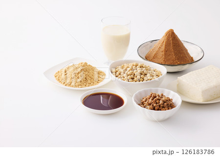 味噌や醤油などの大豆の発酵食品 126183786