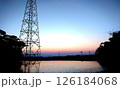 鉄塔のある風景、夕暮れ 126184068