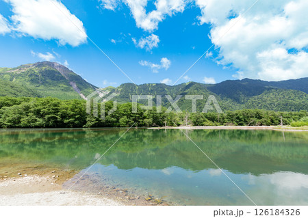＜長野県＞上高地の絶景　大正池 126184326