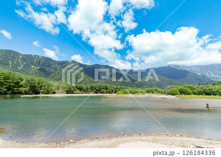 ＜長野県＞上高地の絶景　大正池 126184336