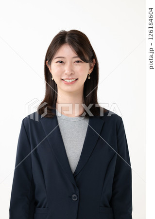 スーツを着た笑顔の女性 スーツを着た笑顔の女性 126184604