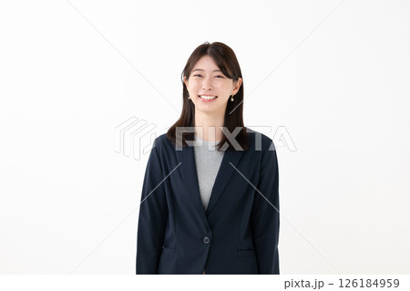 笑顔の若い女性 笑顔の若い女性 126184959