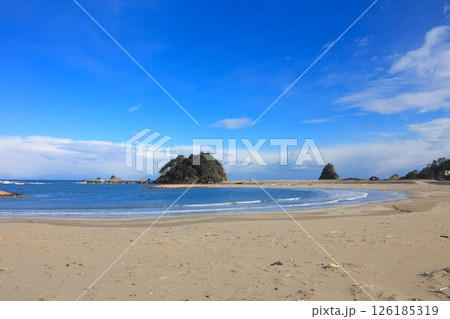 若狭高浜、若宮海水浴場と鷹島、若狭高浜海釣り公園/福井県大飯郡高浜町/若狭湾国定公園 126185319