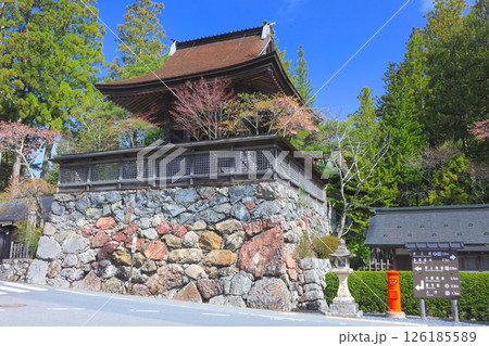 高野山・壇上伽藍にある「六時の鐘」/世界文化遺産/平成百景 高野山・壇上伽藍にある「六時の鐘」/世界文化遺産/平成百景 126185589