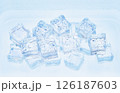 氷のキューブの集合 126187603