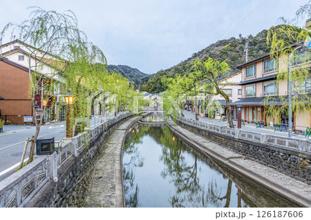 兵庫県豊岡市城崎町 風情漂う城崎温泉の町並み 兵庫県豊岡市城崎町 風情漂う城崎温泉の町並み 126187606